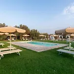 Bellavita And Pool *